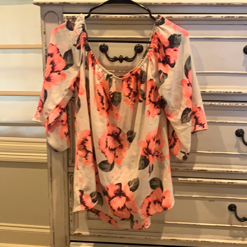 Izzy and Lola, Medium off the shoulder white and coral blouse